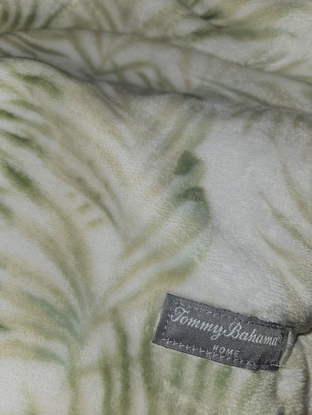 NWT Tommy Bahama Ultra Soft Plush Throw - Picture 7 of 10